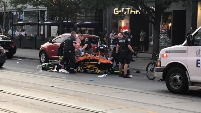 加拿大国庆日突发枪击事件，枪手驾车在多伦多闹市扫射人群！已造成2死1伤